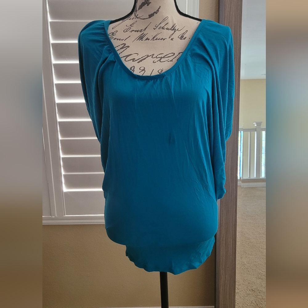 BEBE TEAL FLOWY TOP AS IS